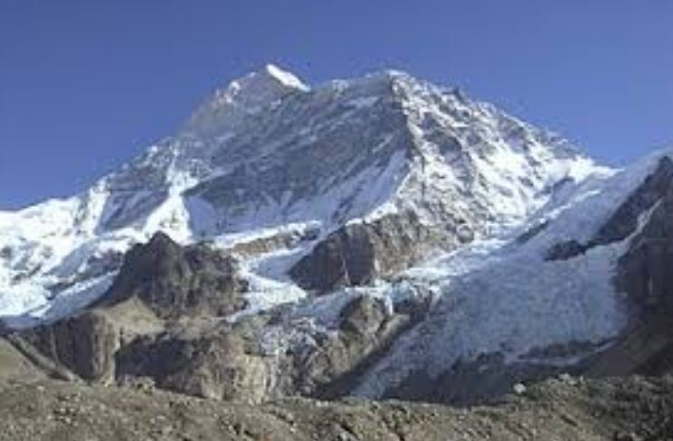 नेपाल में 362 लोगों को पर्वतारोहण की अनुमति मिली