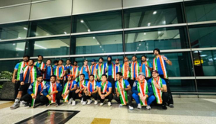 एशियन चैंपियंस ट्रॉफी जीतकर स्वदेश लौटी पुरुष हॉकी टीम का गर्मजोशी से स्वागत 