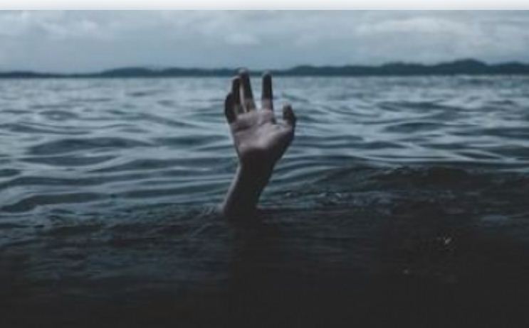 बिहार : उफनती गंगा में मस्ती पड़ी भारी, तीन डूबे 