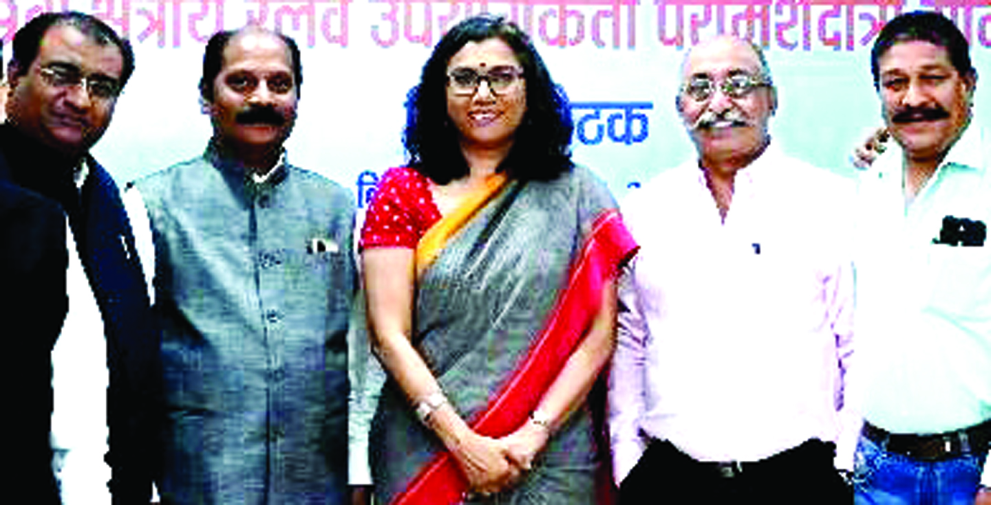 प्लेटफार्म 7 की तरफ तेलघानी नाका ब्रिज से स्टेशन मार्ग चौड़ा करें-जग्गी प्लेटफार्म 7 की तरफ तेलघानी नाका ब्रिज से स्टेशन मार्ग चौड़ा करें-जग्गी