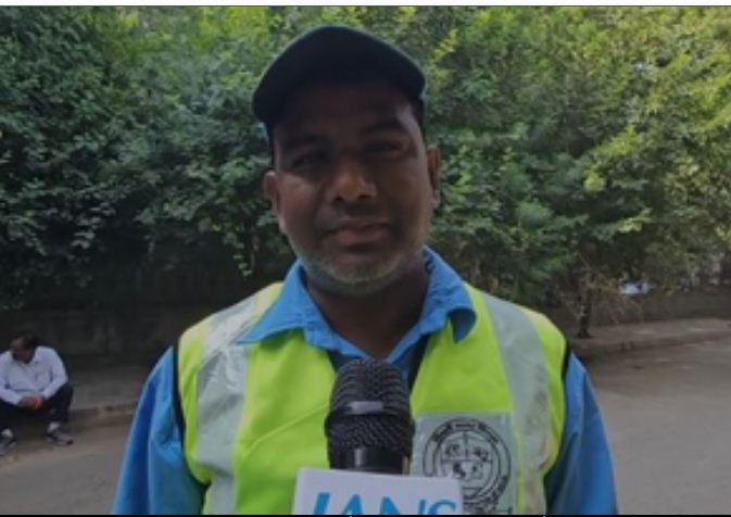 निगम के कर्मचारियों ने कहा, ‘प्रधानमंत्री नरेंद्र मोदी की मुहिम से लोग हो रहे हैं जागरुक’ 