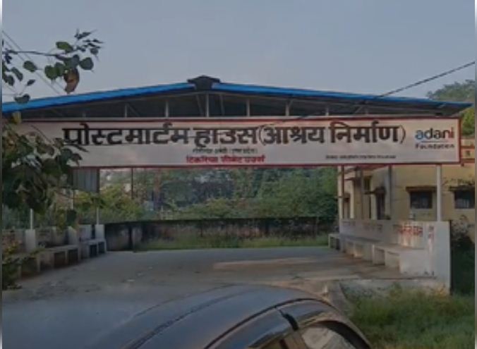 अमेठी में दलित शिक्षक और उनके परिवार की हत्या का मामला, पोस्टमार्टम जारी 