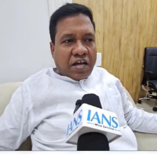 पीएम मोदी के सत्ता में 23 साल : संतोष सुमन ने उन्हें बताया दुनिया के लिए प्रेरणास्रोत 