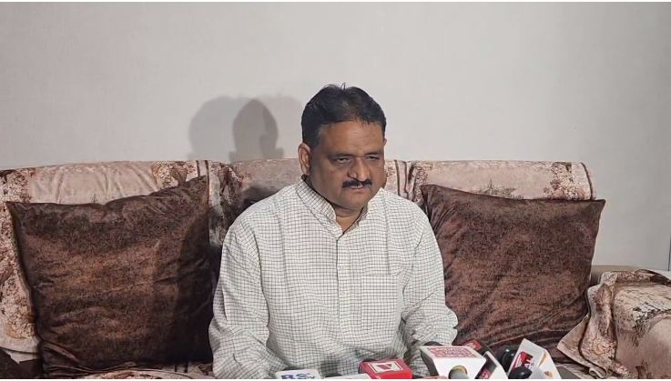 देखें VIDEO: कुख्यात ठग केके श्रीवास्तव के भूपेश से रिश्तों पर कांग्रेस ने कहा.....