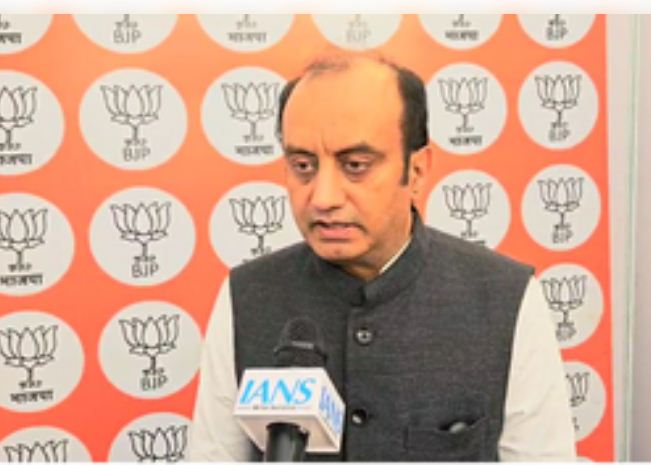 अपनी हार की झेंप म‍िटाने के ल‍िए चुनाव आयोग पर आरोप लगा रही कांग्रेस : सुधांशु त्रिवेदी 