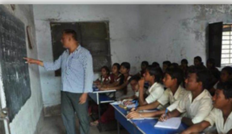 झारखंड में ठप पड़ सकते हैं हजारों स्कूल, 60 हजार सहायक शिक्षक 15 अक्टूबर से हड़ताल पर जाएंगे