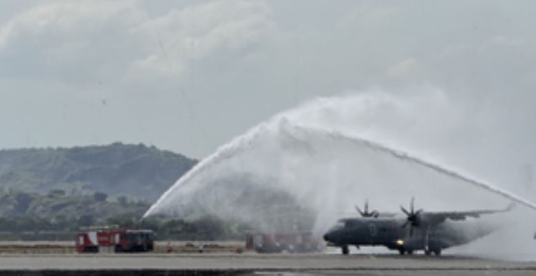 नवी मुंबई एयरपोर्ट पर उतरा वायु सेना का विमान, अदाणी समूह ने कहा - 'वर्षों की मेहनत सफल हुई'