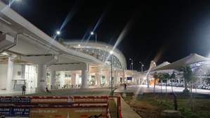 तमिलनाडु : उड़ान भरने के बाद बीच हवा में विमान में आई खराबी, पायलट ने सुरक्षित उतारा तमिलनाडु : उड़ान भरने के बाद बीच हवा में विमान में आई खराबी, पायलट ने सुरक्षित उतारा
