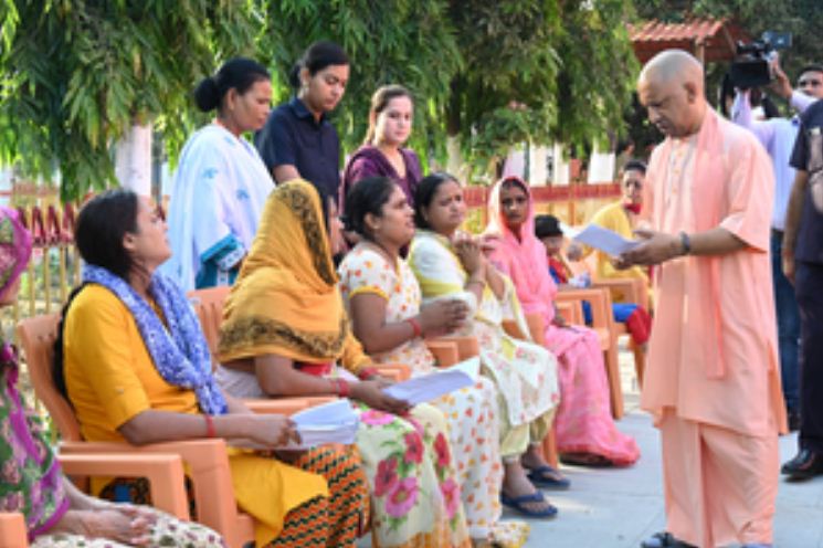 किसी के साथ अन्याय नहीं होने देंगे, जनता दरबार में बोले सीएम योगी 