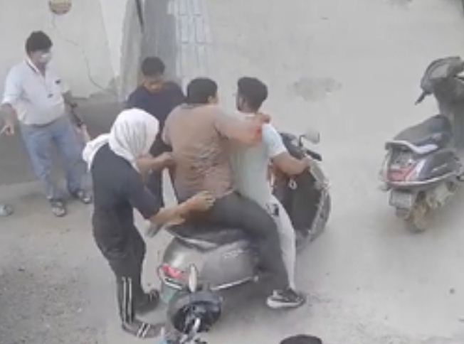 गुरुग्राम : बेखौफ बदमाशों ने दिनदहाड़े स्कूटी सवार पर चलाई गोली 