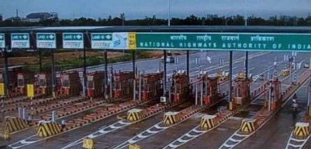 शिंदे ने मुंबई में प्रवेश करने वाले हल्के मोटर वाहनों के लिए टोल शुल्क समाप्त करने की घोषणा की