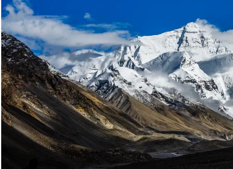 एवरेस्ट, 2 लाशें, 1 कैमरा: क्या सुलझेगी एक सदी पुरानी पहेली