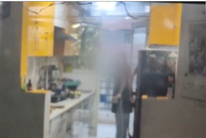 घरेलू सहायिका बर्तनों और खाने में मिल रही थी यूरिन, वीडियो आया सामने, महिला ने दर्ज कराया मुकदमा 