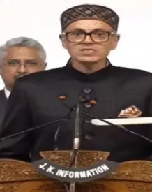 उमर अब्दुल्ला ने केंद्र शासित प्रदेश जम्मू कश्मीर के पहले मुख्यमंत्री के रूप में शपथ ली