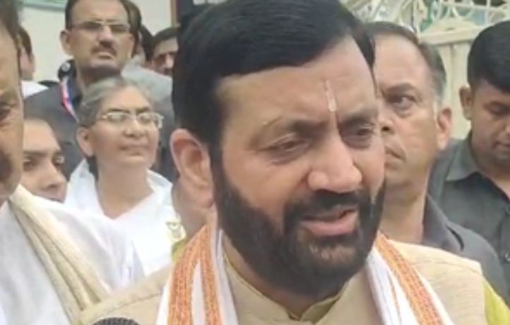 नायब सिंह सैनी ने राज्यपाल के समक्ष किया सरकार बनाने का दावा, सौंपी विधायकों की सूची 