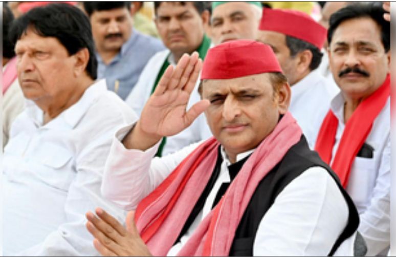 सपा ने उपचुनाव में नेताओं के सगे-संबंधियों पर जताया भरोसा, भाजपा ने उठाए सवाल 