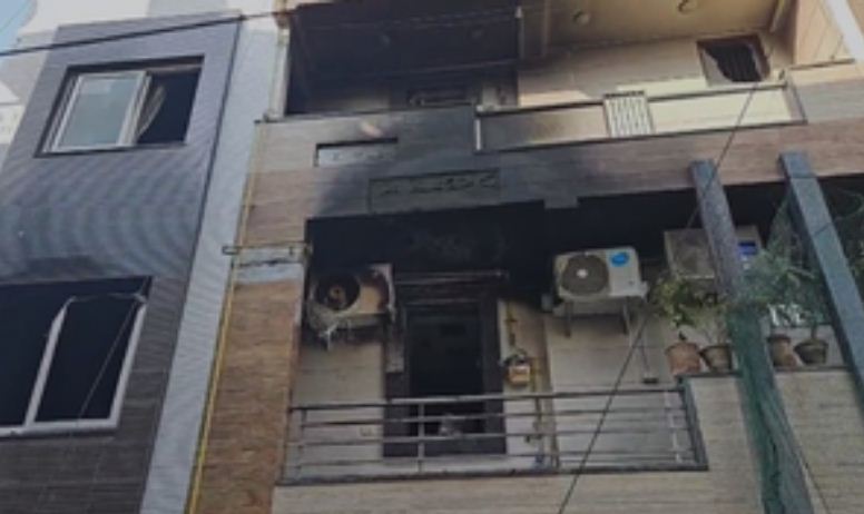 दिल्ली के शाहदरा में एक घर में लगी आग, दो की मौत 