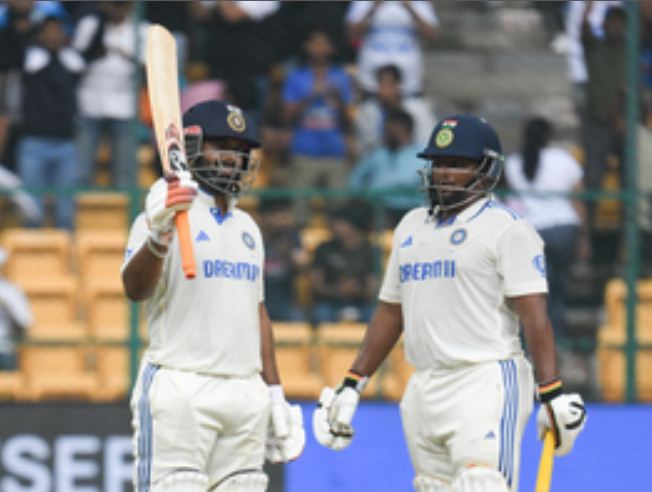 ऋषभ पंत सबसे तेज 2500 टेस्ट रन बनाने वाले भारतीय विकेटकीपर बने, धोनी को पीछे छोड़ा 