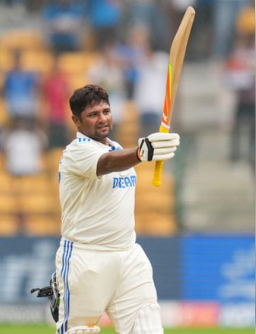 तेंदुलकर ने बेंगलुरु टेस्ट के शतकधारी रचिन और सरफराज को सराहा 