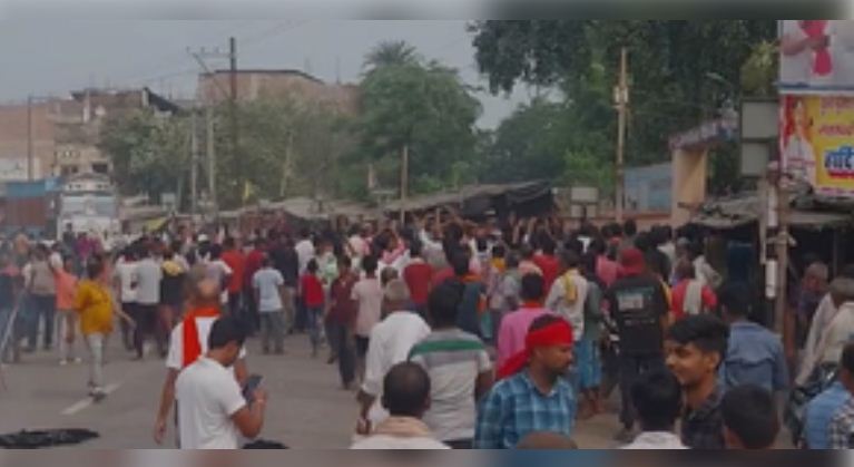 भागलपुर: राम मंदिर में मूर्तियों को खंडित करने पर हंगामा, आरोपी गिरफ्तार 