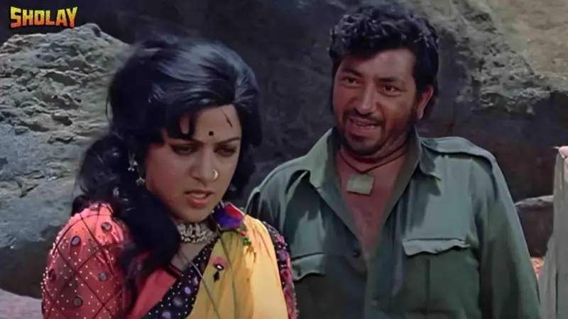 ‘शोले’ से लेकर ‘बर्फी’ तक : बॉलीवुड की सुपरहिट  फिल्मों पर नकल का इल्जाम क्यों लगता है?