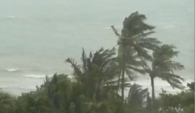 चक्रवाती तूफान 'दाना' ने लिया गंभीर रूप, देर रात ओडिशा के भितरकनिका और धामरा के बीच तट से टकराएगा 