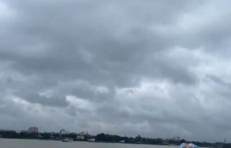 चक्रवाती तूफान 'दाना' का आंध्र प्रदेश में दिख रहा असर, कई क्षेत्रों में भारी बारिश की आशंका 