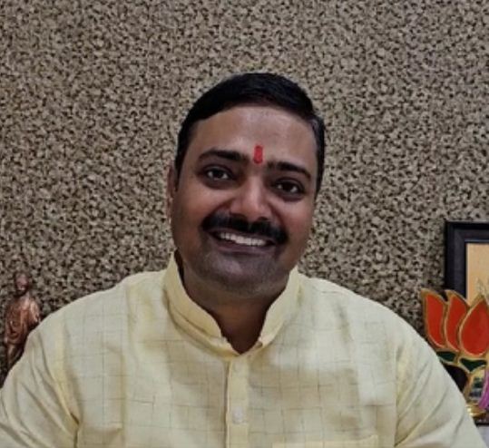 कांग्रेस मुक्त का नारा भाजपा ने दिया, साकार अखिलेश यादव कर रहे : राकेश त्रिपाठी