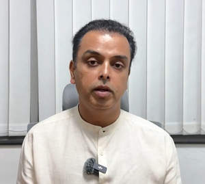 नामांकन से पहले मिलिंद देवड़ा ने वर्ली के मतदाताओं से मांगा आशीर्वाद