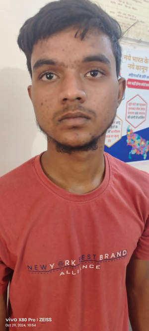 जीशान सिद्दीकी को धमकी भरा कॉल करने वाला तैयब दिल्ली में रहकर घरों में पेंटिंग का लेता था ठेका