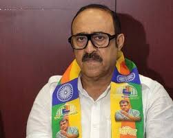 महाराष्ट्रः वीबीए प्रत्याशी अनीस अहमद चंद मिनटों के विलंब के चलते नामांकन दाखिल करने से चूके