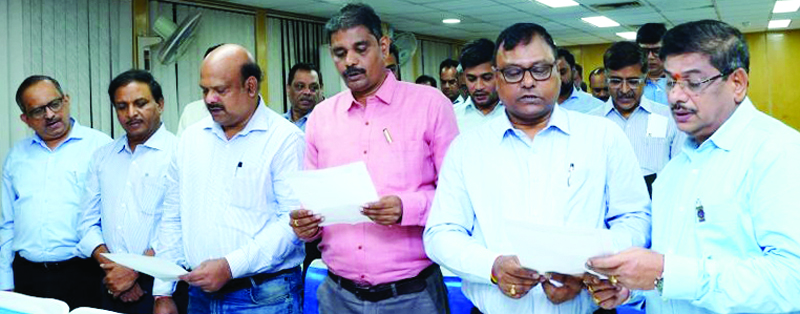 सत्यनिष्ठा-नैतिकता आधारित भविष्य संकल्प से एनएमडीसी ने मनाया सतर्कता जागरूकता सप्ताह सत्यनिष्ठा-नैतिकता आधारित भविष्य संकल्प से एनएमडीसी ने मनाया सतर्कता जागरूकता सप्ताह
