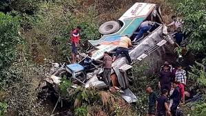 उत्तराखंड में बस खाई में गिरी, 10 महिलाओं समेत 36 यात्रियों की मौत
