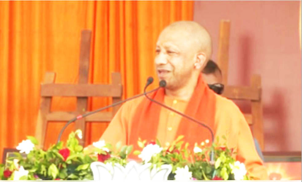 योगी आदित्यनाथ के ‘बुलडोजर’ को क्या  रोक पाएगा सुप्रीम कोर्ट का फैसला?