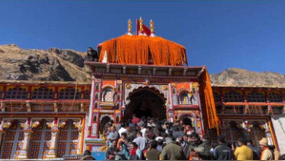 बद्रीनाथ मंदिर के कपाट आज होंगे शीतकाल के लिए बंद 