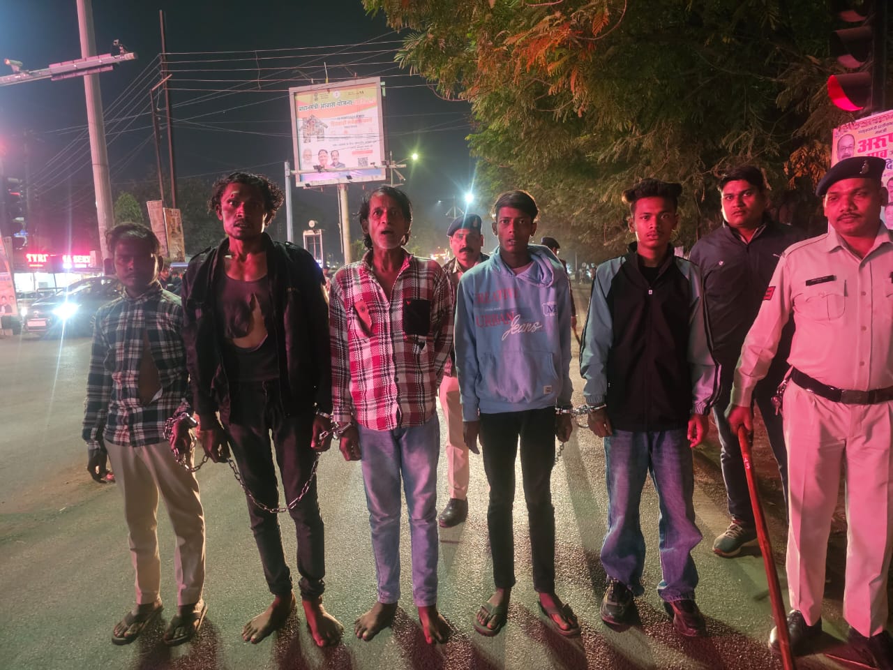 इलेक्ट्रानिक शो-रूम में मारपीट करने वाले 6 बदमाशों को जेल 