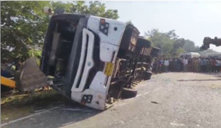 महाराष्ट्र के गोंदिया में भीषण बस दुर्घटना में 9 की मौत, कई घायल 