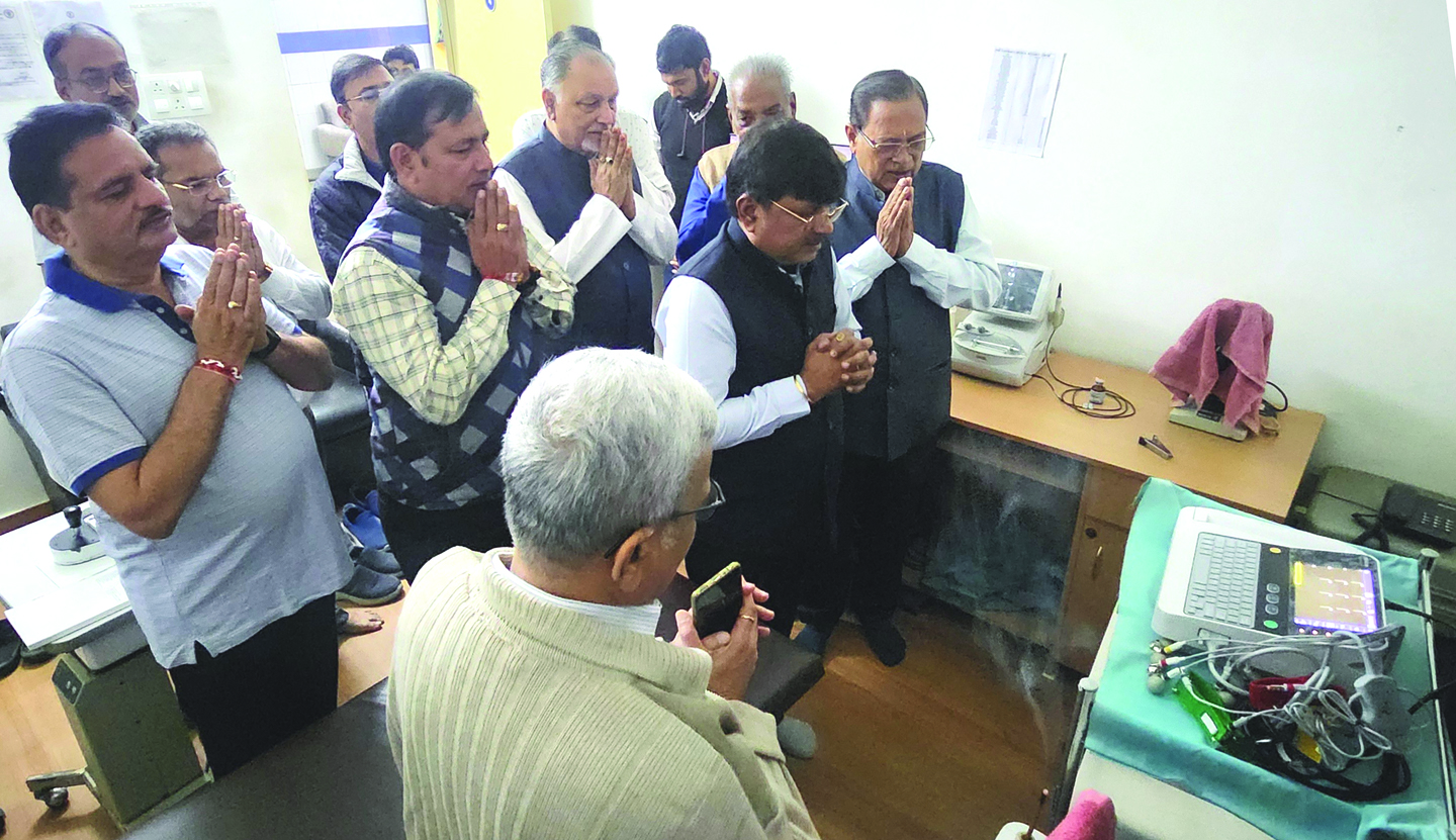 सराफा एसोसिएशन ने नेत्र-जांच ईसीजी मशीन का किया लोकार्पण 