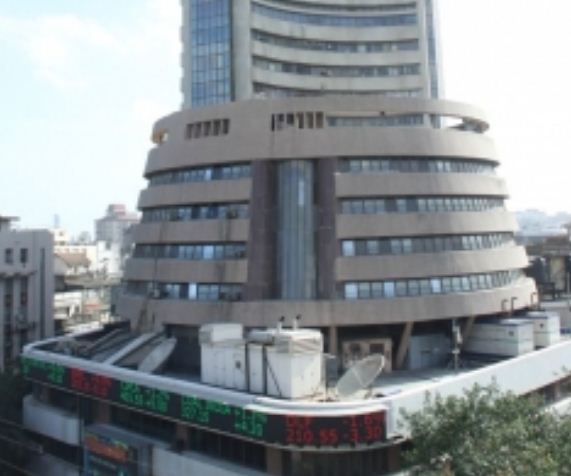 सेंसेक्स 597 अंक उछला, अदाणी पोर्ट्स टॉप गेनर 