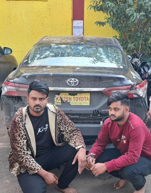 शगुन फार्म हाउस से चुराई गई टोयोटा जब्त, दो गिरफ्तार शगुन फार्म हाउस से चुराई गई टोयोटा जब्त, दो गिरफ्तार