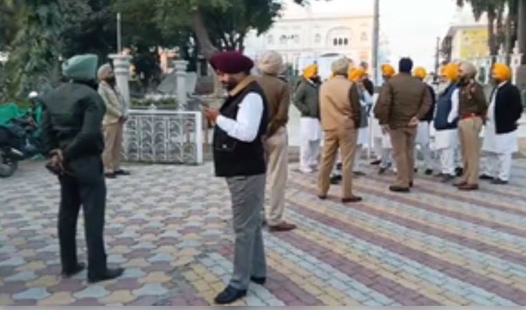 सुखबीर बादल पहुंचे तख्त श्री केसगढ़ साहब, आज सजा का तीसरा दिन, बढ़ाई गई सुरक्षा 