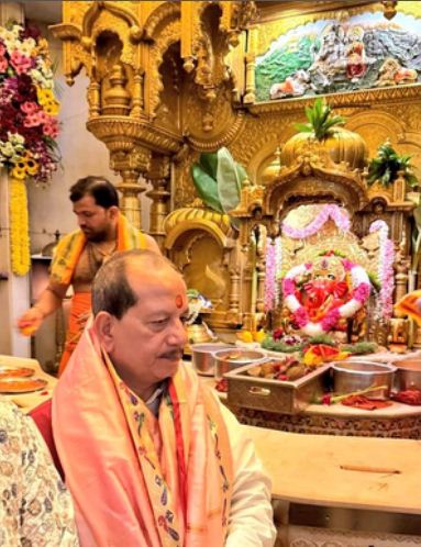 बिहार के उपमुख्यमंत्री विजय सिन्हा मुंबई पहुंचे, सिद्धिविनायक मंदिर में की पूजा-अर्चना