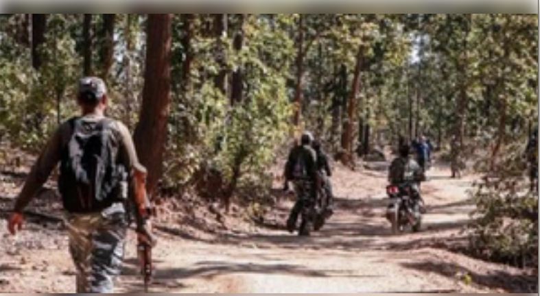 झारखंड के चाईबासा में नक्सलियों के खिलाफ ग्रामीणों ने छेड़ी जंग, कमांडर सहित दो नक्सलियों की पीट-पीट कर हत्या 