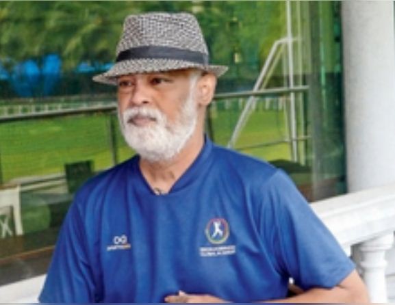 कपिल ने बीमार कांबली पर कहा, 'अगर वह खुद की देखभाल नहीं करना चाहता तो हम उसकी देखभाल नहीं कर सकते'