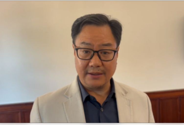 सभापति के खिलाफ नोटिस को कामयाब नहीं होने देंगे : रिजिजू 