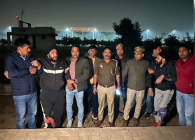 नोएडा: पुलिस के साथ मुठभेड़ में 25-25 हजार के दो इनामी बदमाश गिरफ्तार 