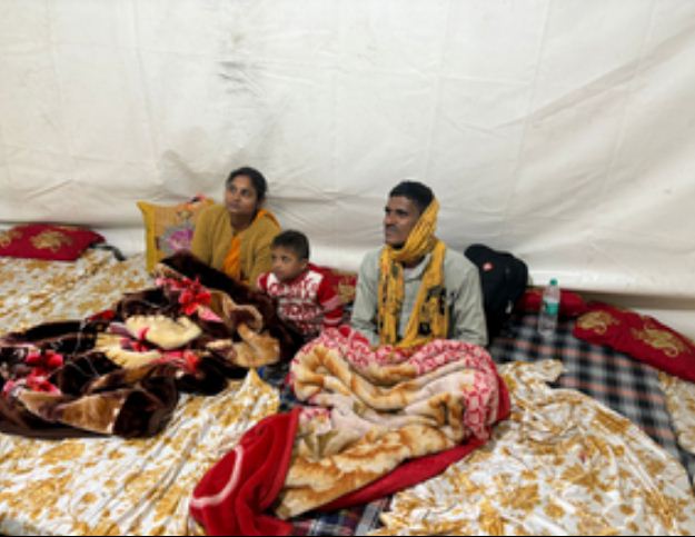 ग्रेटर नोएडा प्राधिकरण ने आठ जगहों पर रैन बसेरा बनवाए 