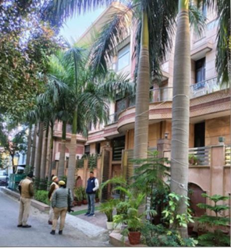 नोएडा विकास प्राधिकरण के पूर्व ओएसडी रविंद्र सिंह यादव के ठिकानों पर विजिलेंस का छापा