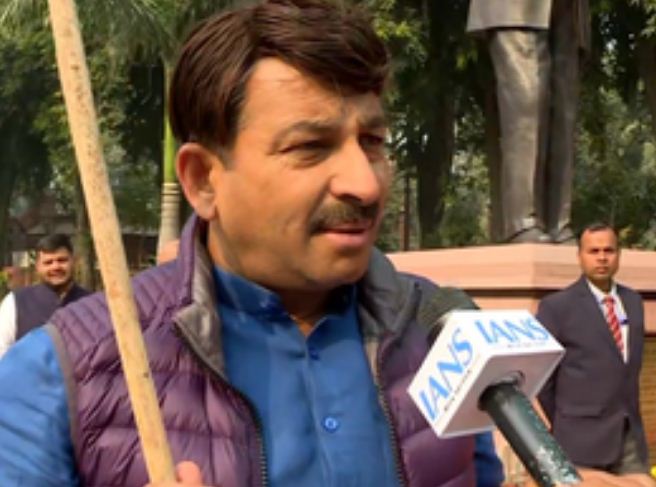 कांग्रेस ने संसद की मर्यादाओं को तार-तार किया : मनोज तिवारी