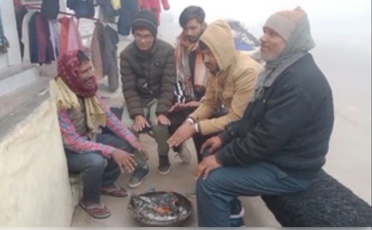 राजस्थान के चूरू में सर्दी का सितम, जमने लगी बर्फ